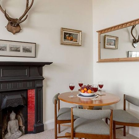 Stunning Panoramic Views: Heart Of The Royal Mile Apartment Edinburgh Luaran gambar