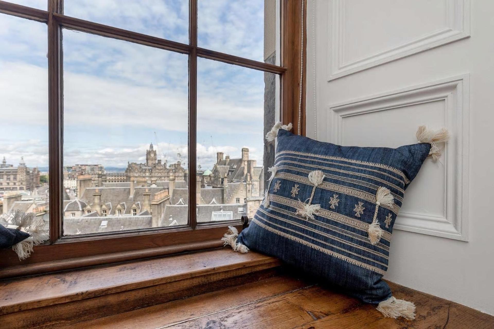 Stunning Panoramic Views: Heart Of The Royal Mile Apartment Edinburgh Luaran gambar