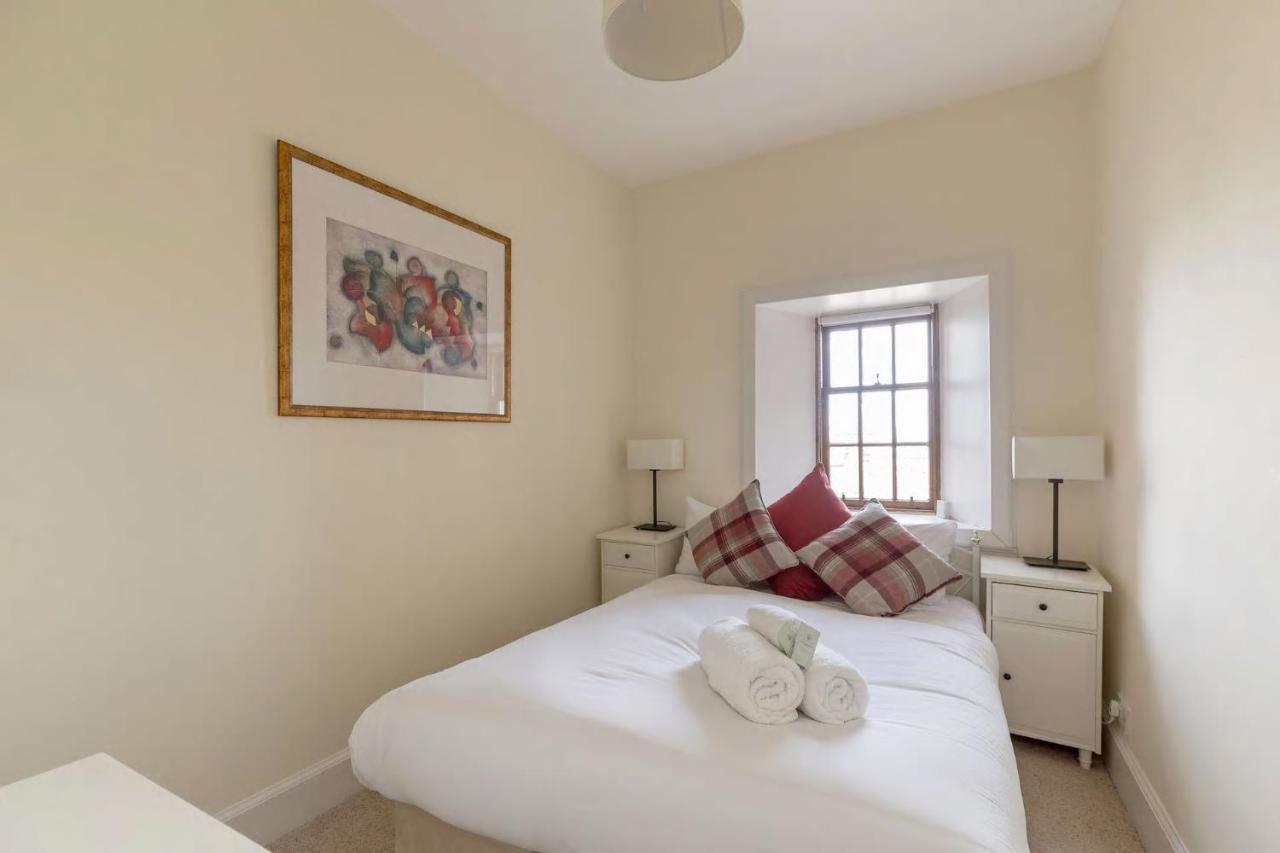 Stunning Panoramic Views: Heart Of The Royal Mile Apartment Edinburgh Luaran gambar